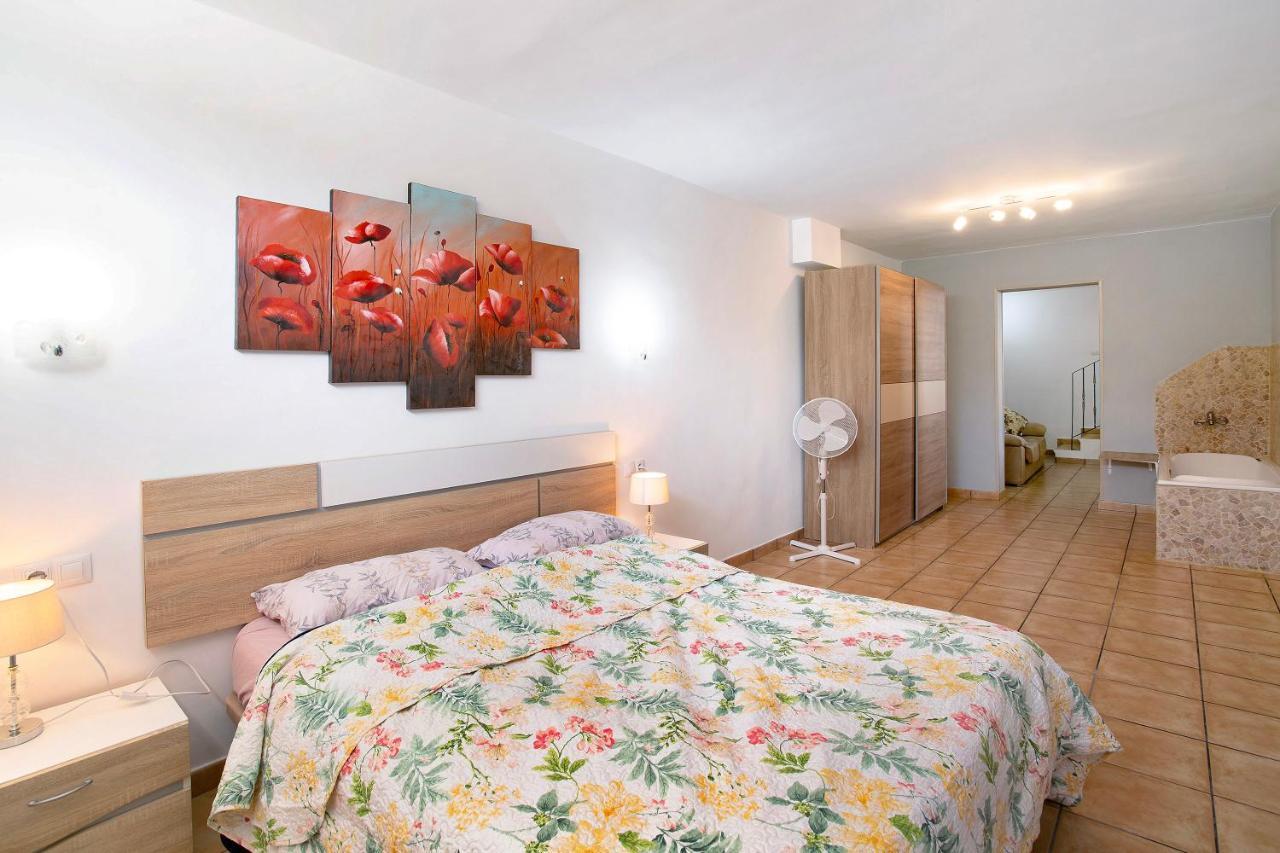 Montemar 2 Apartment Moya  Екстериор снимка
