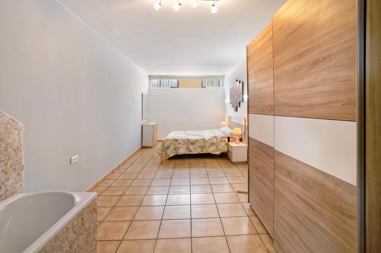 Montemar 2 Apartment Moya  Екстериор снимка